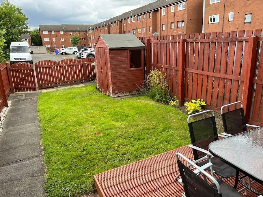 Spacious Home Near Glasgow Green-1